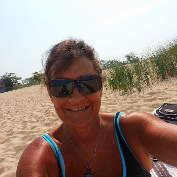 Meet your Posher, Roxanne - Picture 3 of 4